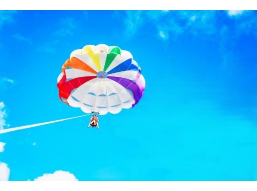 【宮古島・パラセーリング】当日即時予約大歓迎！☆彡ここでしか見ることが出来ない宮古島の絶景のなか空中散歩しませんか？の画像