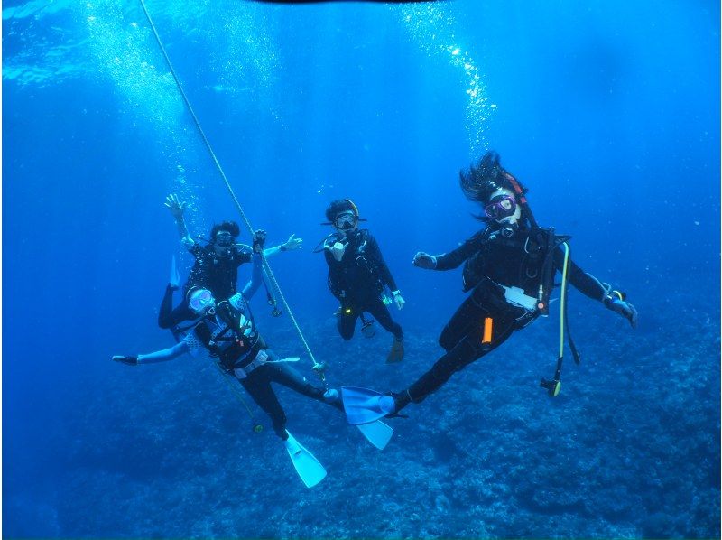 A fun ocean course for the whole family! [Arrival day! Underwater swing photo shoot during trial diving☆] Post a review and receive a free after-party drink!の紹介画像