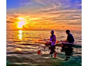 [Okinawa, Nakijin] Sunset Clear Kayak Photo Tour! A superb sunset time with sea turtles (limited number of units)