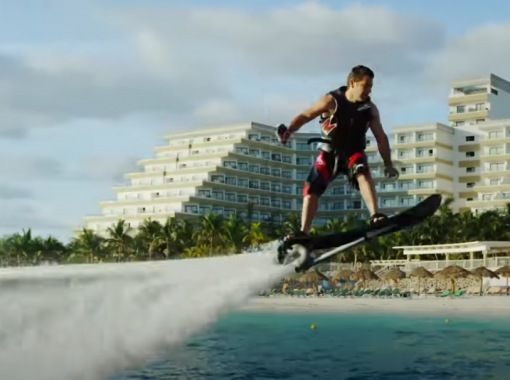 Wakayama, Nanki Shirahama, Tanabe, Hoya] Flying skateboard