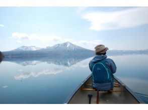 【北海道・支笏湖】ほぼ1組限定！国内トップクラスの美しさを誇る支笏湖を堪能！美味しい飲み物を味わいながらカヌーのうえでひとやすみしませんか？