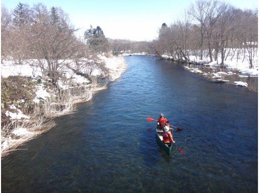 【北海道・千歳川・春夏秋冬カヌー】1組限定！自家焙煎コーヒータイムあり！ガイド同乗で安心♪日本トップレベルの清流・千歳川でカヌー！の画像