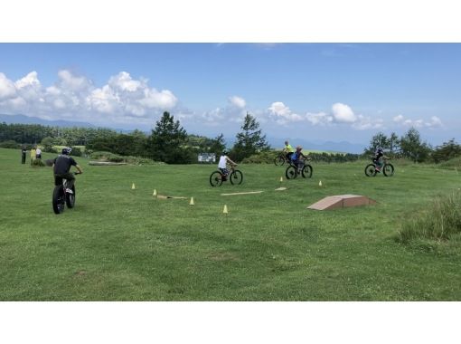 【長野・長和町長門牧場】白樺高原の長門牧場をマウンテンバイクで走る！ファミリーから初心者まで楽しめます！の画像