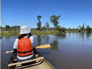 【北海道・釧路湿原】釧路川でカナディアンカヌー体験・サルルンコース（塘路湖〜細岡カヌーポート 約10km）