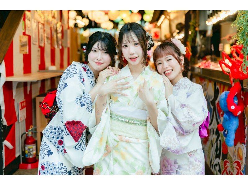 【大阪、难波、道顿堀】“12/13” 载歌载舞，品尝美食，体验节日氛围！盂兰盆舞和民歌现场表演の紹介画像