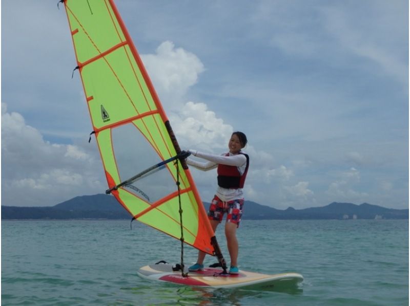 [Okinawa, Nago] Windsurfing experience course in the ocean of Okinawaの紹介画像
