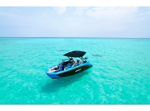 Luxury Boat Charter（ラグジュアリー・ボートチャーター）  完全貸切！宮古島の海を贅沢に満喫するボートチャーターの画像