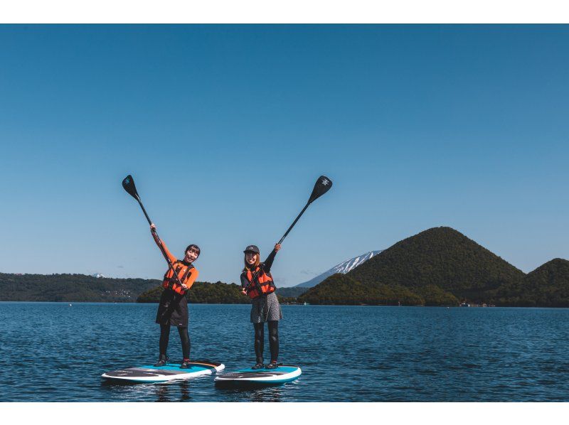 【北海道・洞爺湖】息を飲む絶景の中でゆったりサップ体験・写真は無料プレゼント付♪・初心者大歓迎の紹介画像