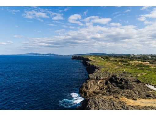 【沖縄・読谷村】まるで野外博物館。沖縄の自然史を学ぶ、読谷村周遊ジオツアー｜残波岬、座喜味城跡、やちむんの里を巡る｜1組限定・普段着OK！の画像