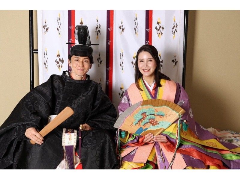 【京都・二条】京都で叶う十二単体験！本格的な十二単を身に纏い、優雅に平安装束体験を楽しみましょう！の紹介画像