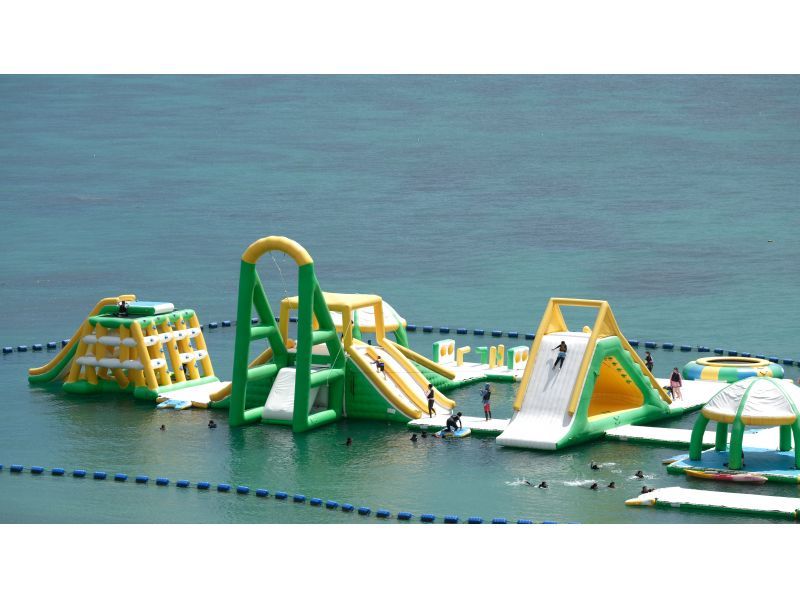 【沖縄・名護】カヌチャビーチに浮かぶ『カヌチャアクアパーク』の紹介画像