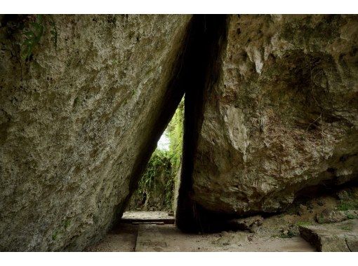 2025年4～9月【沖縄本島】那覇午前発　世界遺産　斎場御嶽へご案内　南部観光半日バスツアーの画像