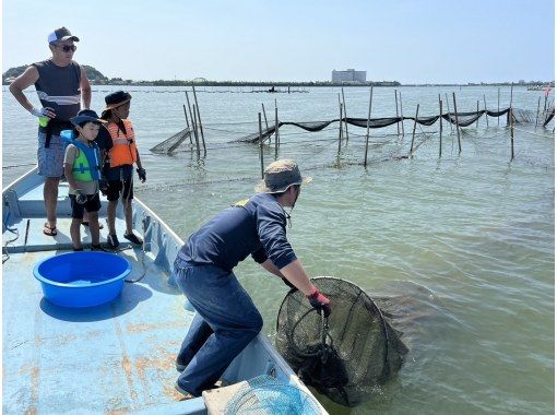【静岡・浜松】ファミリーに大人気！伝統漁法の角立て漁を体験して魚と触れ合おう！の画像