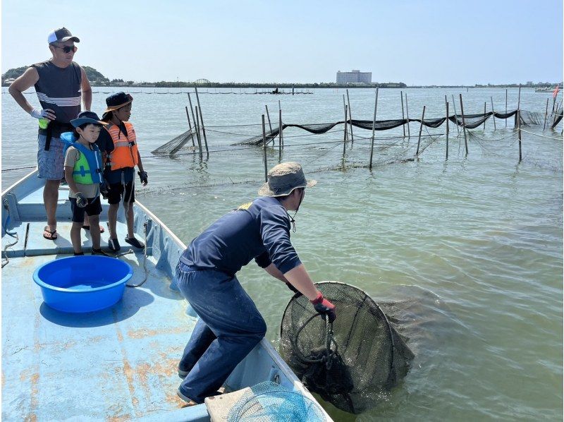 静岡・浜松】ファミリーに大人気！伝統漁法の角立て漁を体験して魚と