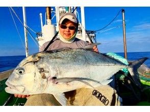 ジギングor餌釣り1日船釣りツアー　(トイレ完備、貸し出し可能)