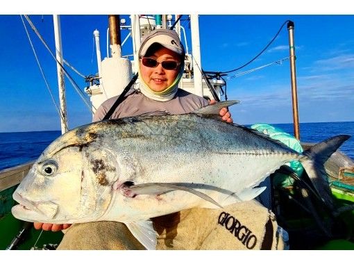 ジギングor餌釣り1日船釣りツアー　(トイレ完備、貸し出し可能)の画像