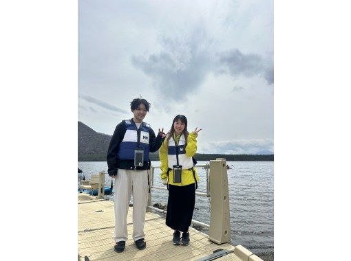 【山梨縣西湖】雨天度假♪附贈雨具！讓下雨天更有趣！雙人腳踏皮划艇“Compass Duo 60分鐘租賃”の画像