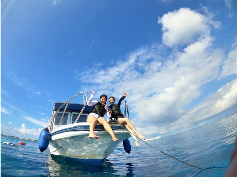 【Okinawa/Chatan】 Boat snorkeling! Photos and videos taken are freeの紹介画像