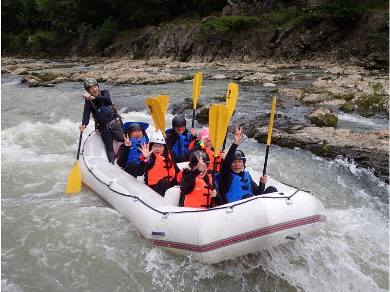 [Kyoto/Kameoka] Elementary school students can participate! Hozugawa River half-day raftingの紹介画像