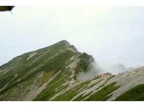 【長野・白馬】プライベートで初心者も安心して登れる日帰り唐松岳登山（貸切）