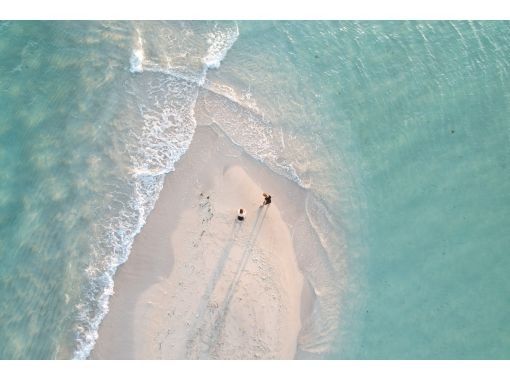 【沖縄・宮古島】幻の島「ユニの浜」サンセットカヤックツアー♪写真＆ドローン撮影付き！世界がオレンジ色にそまるとき、幻のサンセットが♪の画像