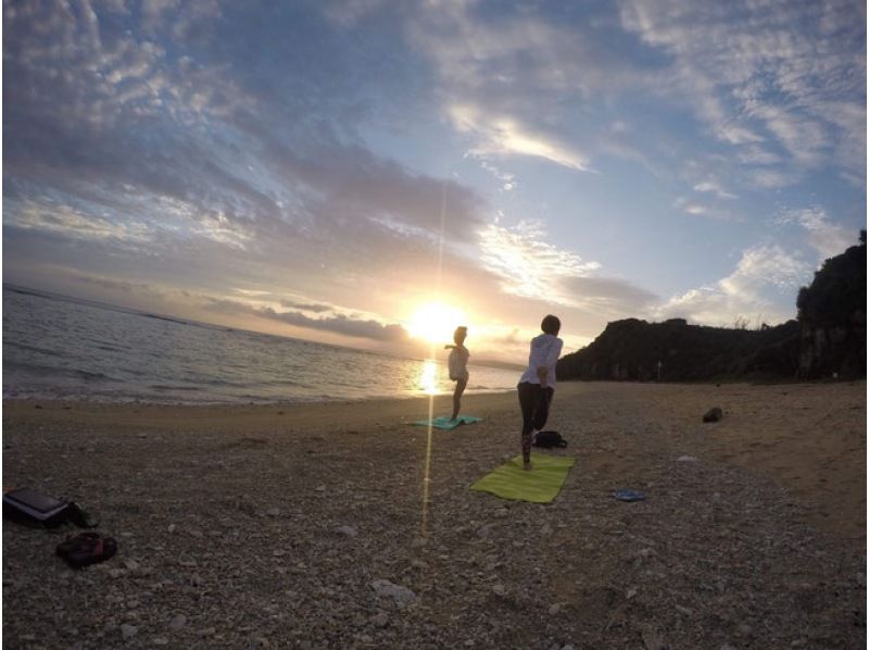 Sunrise Beach Yoga on the natural beach of Yanbaru in the northern part of Okinawa's main islandの紹介画像