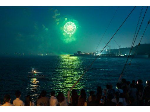 A seat with a great view on the boat! [Departing at 18:00, August 3rd (Sun) Limited "Awaji Fireworks Cruise"] Inside seat ★ French course + all-you-can-drink included ★ Special seat for one night only ♪ Fireworks on the seaの画像
