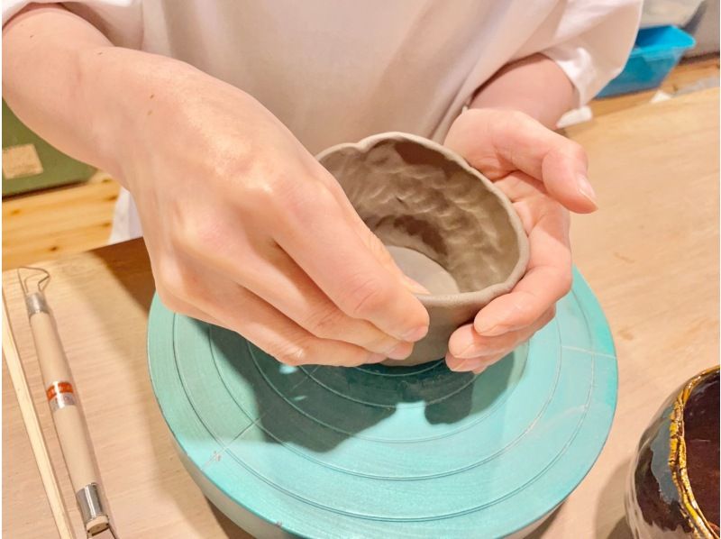 【大阪・谷町六丁目】在擁有120年歷史的聯排別墅工作室體驗手工陶藝和拉坯（歡迎初學者）の紹介画像