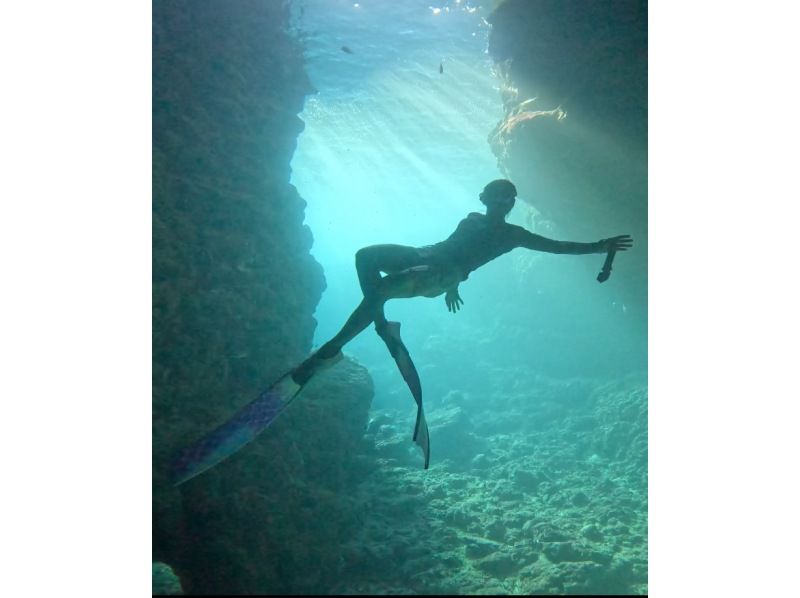 Early morning 7:00am Skin Diving [Okinawa Main Island, Blue Cave] Private ♡ Singles welcome (Japanese/English guide)の紹介画像