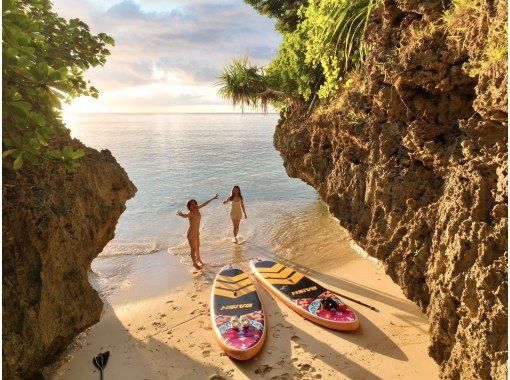 【이시가키 섬 | 선셋 SUP】 5K 드론과 특별한 석양을 2 명 차지 / 사진 데이터 무료の画像