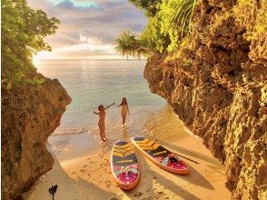 [เกาะอิชิงากิ | Sunset SUP] เพลิดเพลินกับพระอาทิตย์ตกดินสุดพิเศษด้วยโดรน 5K สำหรับสองคน / ข้อมูลภาพถ่ายฟรี