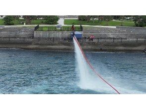 【沖縄・浦添／宜野湾】マリンスポーツ〜水圧で空を飛ぶ「フライボード」体験