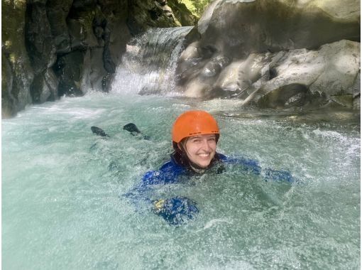[Shizuoka/Fuji] Thrilling! Recommended for experienced people ♪ Half-day canyoning experience tour at the foot of Mt. Fuji!の画像