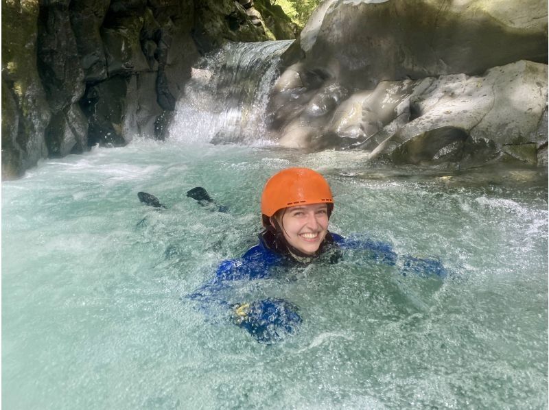 [Shizuoka/Fuji] Thrilling! Recommended for experienced people ♪ Half-day canyoning experience tour at the foot of Mt. Fuji!の紹介画像