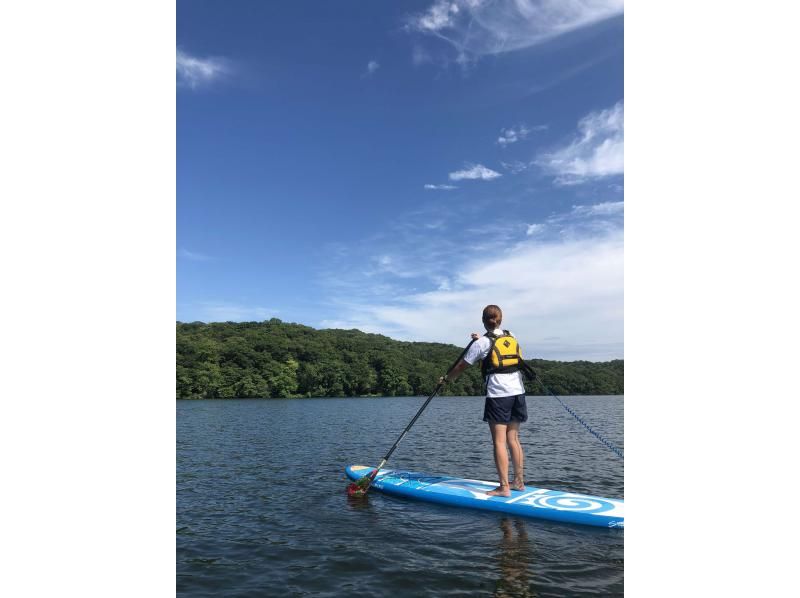 【北海道・SUP体験】透明度の高い支笏湖の湖面をクルージング！SUP体験（半日コース）の画像