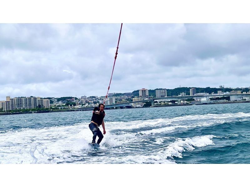Departing from Ginowan Port Marina in the center of Okinawa's main island [Flyboard + Wakeboard Enjoyment Set Plan]の紹介画像