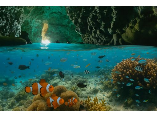 [Onna Village, Okinawa] Head to the most popular "Blue Cave" in Okinawa! Enjoy a casual snorkeling adventure! Boat entry so you can enjoy it while traveling ♪の画像