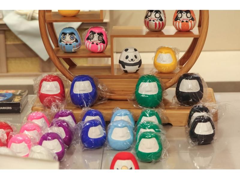 [Osaka・Shinsaibashi] Enjoy Japanese culture casually ♪ Daruma painting experience! Children are welcome, and anyone can participate empty-handed!の紹介画像