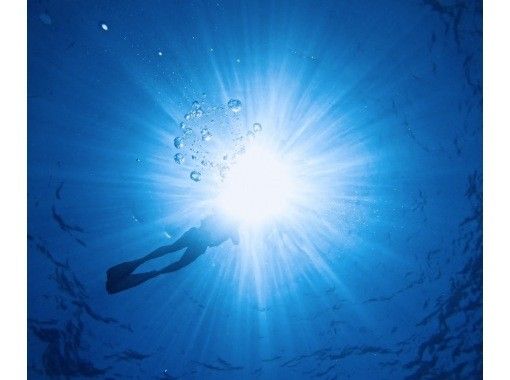 【冲绳海底之路】完全私密！荒岛浮潜之旅☆（5岁以下儿童免费）の画像