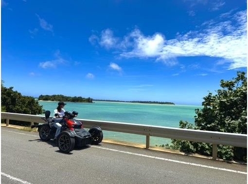 [Okinawa, Miyakojima] 90-minute tour! A driving course that crosses the Kurima Bridge. Enjoy the wind and the sea even in a short time! You can drive with a regular driver's license, no helmet required, and two-seater allowed!の画像