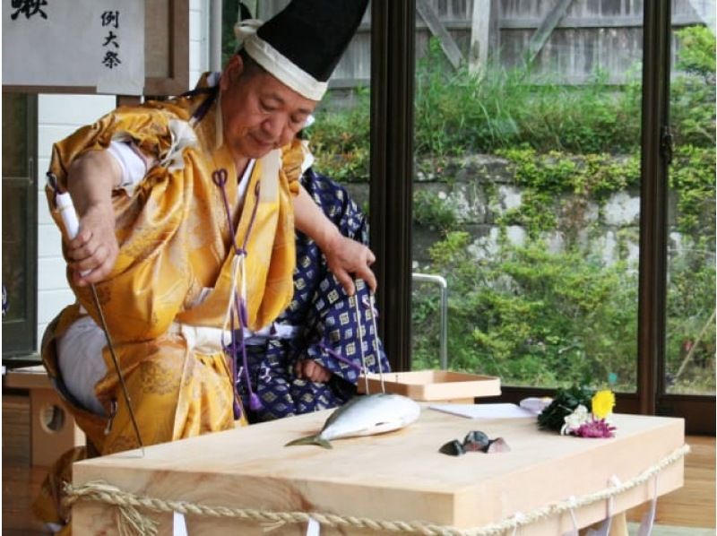 【東京発・南房総市】高家神社・特殊神事「包丁式」と安房國一之宮2社めぐりバスツアー　～舟盛りランチ付き～【029029-1413】の紹介画像