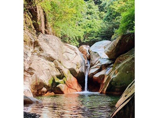 [Tottori, Mochigase] A rare sight in Japan! Attack the beautiful caves of the Akanamigawa Valley!の画像