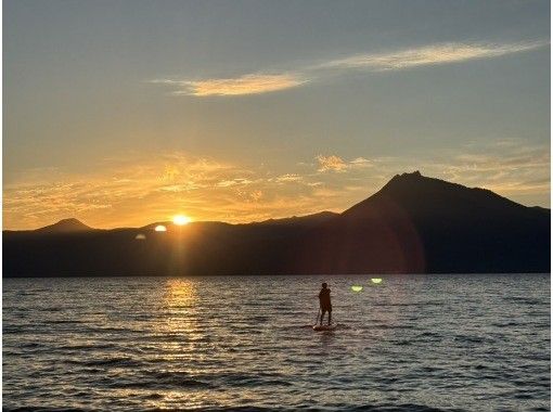 [Hokkaido, Lake Shikotsu] Sunset SUP Tour | Drone Photography Includedの画像