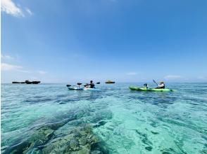 [Okinawa, Ishigaki Island] Let's take a kayak to Kabira Tabaga, a secret spot in Kabira Bay, a paradise of coral reefs and tropical fish!