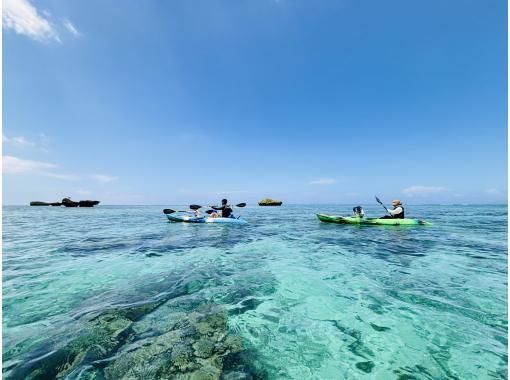 [Okinawa, Ishigaki Island] Let's take a kayak to Kabira Tabaga, a secret spot in Kabira Bay, a paradise of coral reefs and tropical fish!の画像