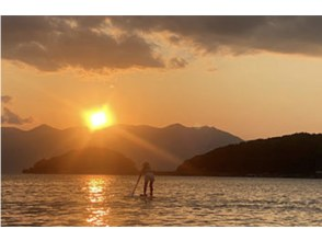 【滋賀・近江八幡】水郷サンセットSUP！（夏）☆女性、カップルに人気☆　幻想的なヨシの水郷サンセットSUPクルーズ！【1.5時間コース】