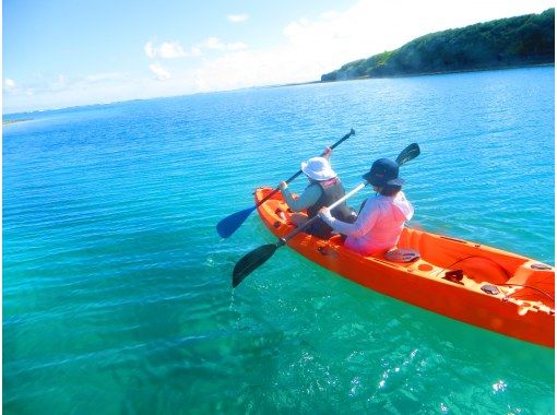 [Okinawa, Ojima] Only one group of guides available for private use ☆ Kayak experience cruising on a remote island accessible by car, with high-quality camera photos as a gift!の画像