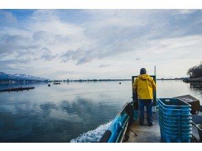 Official Sado Island Galaxy Art Festival Tour: English-guided sightseeing boat tour of Lake Kamo with views of nature, culture, and food from the lake    