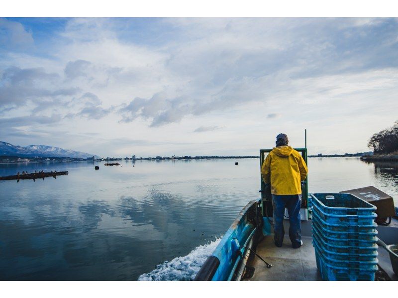 Official Sado Island Galaxy Art Festival Tour: English-guided sightseeing boat tour of Lake Kamo with views of nature, culture, and food from the lake    の紹介画像