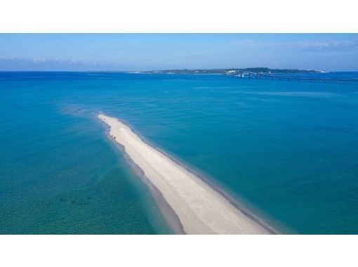 【絶対満足！体験内容盛り沢山！】ボートで出発！『熱帯魚珊瑚礁シュノーケル』『秘境洞窟探索』『サップ体験』贅沢シュノーケルツアー！の画像